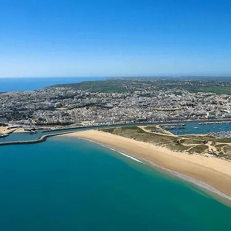 Almarina Apartment, 아파트 *