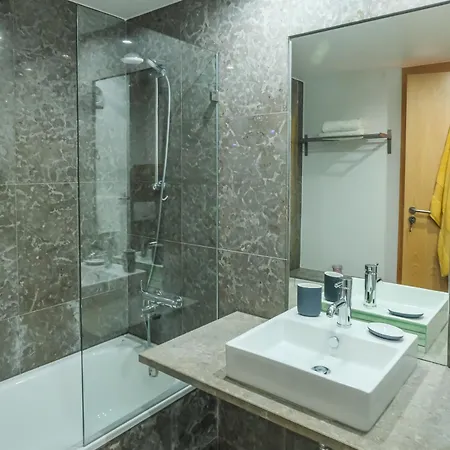 Almarina Apartment, 아파트