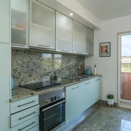 Almarina Apartment, * Лагуш